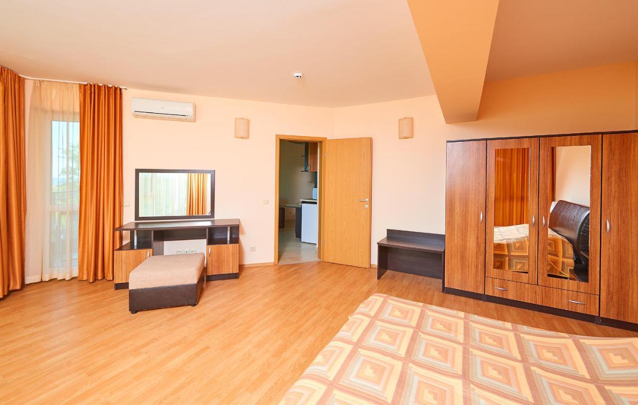Guest House California เปาโมเรีย ภายนอก รูปภาพ