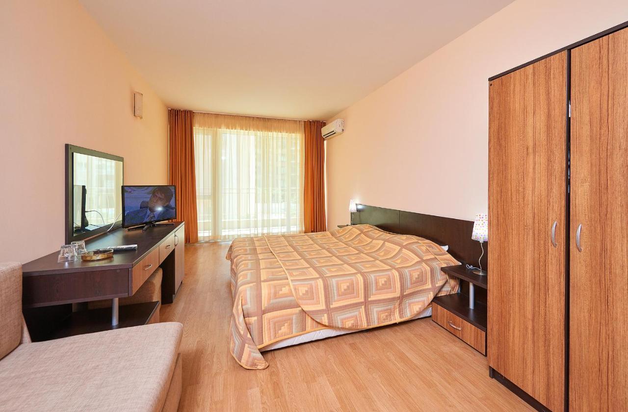 Guest House California เปาโมเรีย ภายนอก รูปภาพ