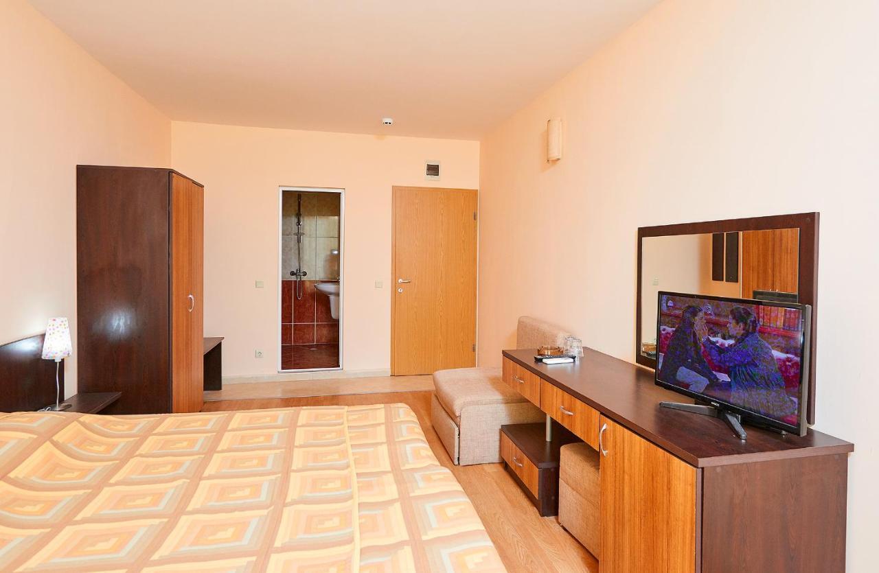 Guest House California เปาโมเรีย ภายนอก รูปภาพ
